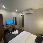 Nuperasuit Hotel